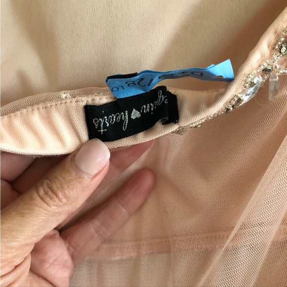 Evening Gown - Picture 4 of 5